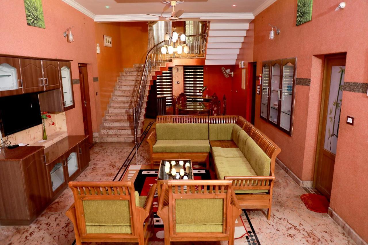 Hotel Gilead Holliday Tāmarakulam Exterior foto